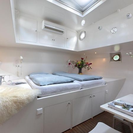 Bed and Breakfast Houseboat Volle Maan Amsterdam Exterior foto