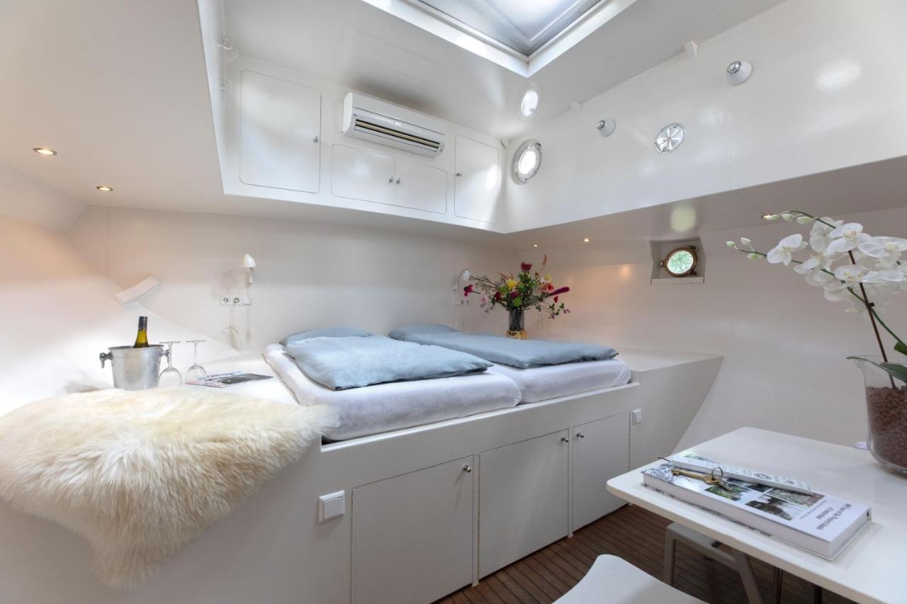 Bed and Breakfast Houseboat Volle Maan Amsterdam Exterior foto